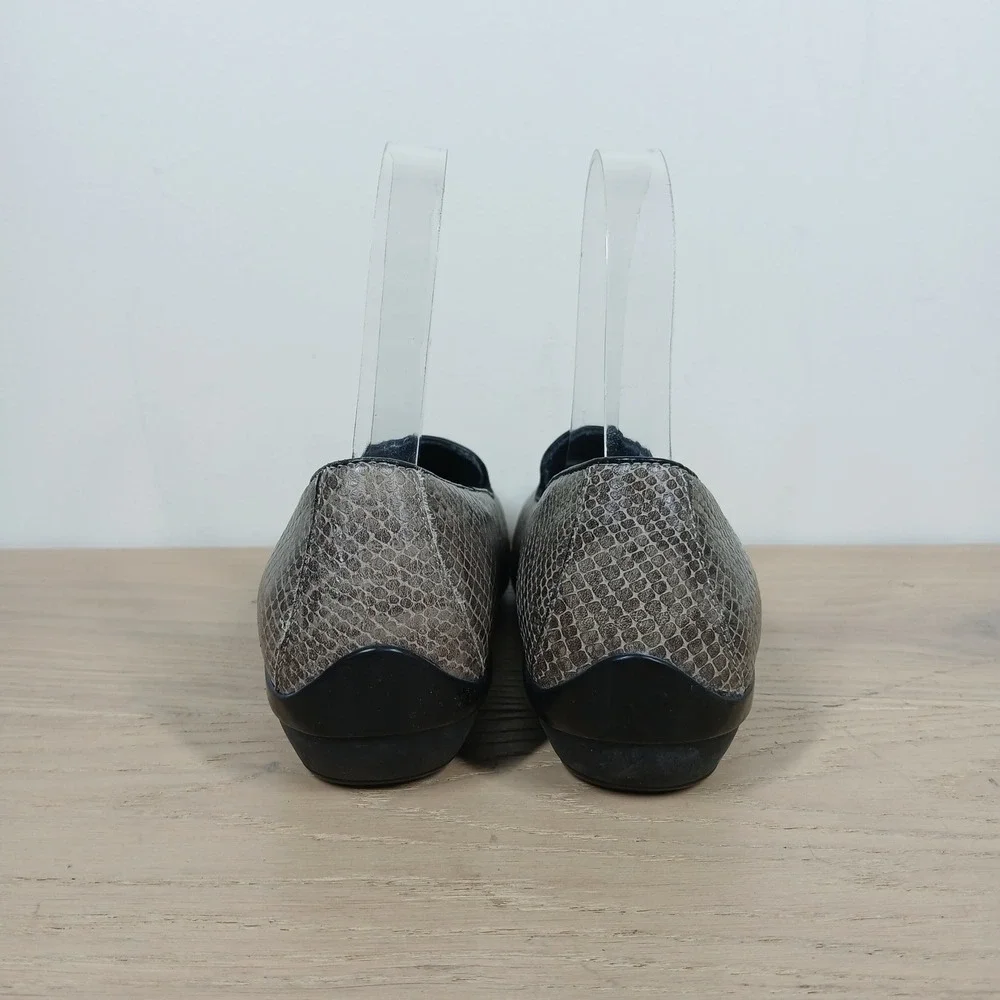 Dansko Loafers Womens 36 Grey Leather Snakeskin Embossed Low Wedge Slip On Shoes